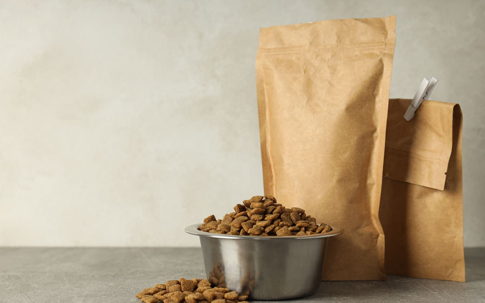 De juiste verpakking voor je diervoeding‑webshop kiezen